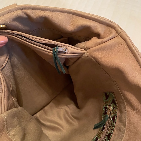 Austin Ranch Leather Handbag - Picture 7 of 8